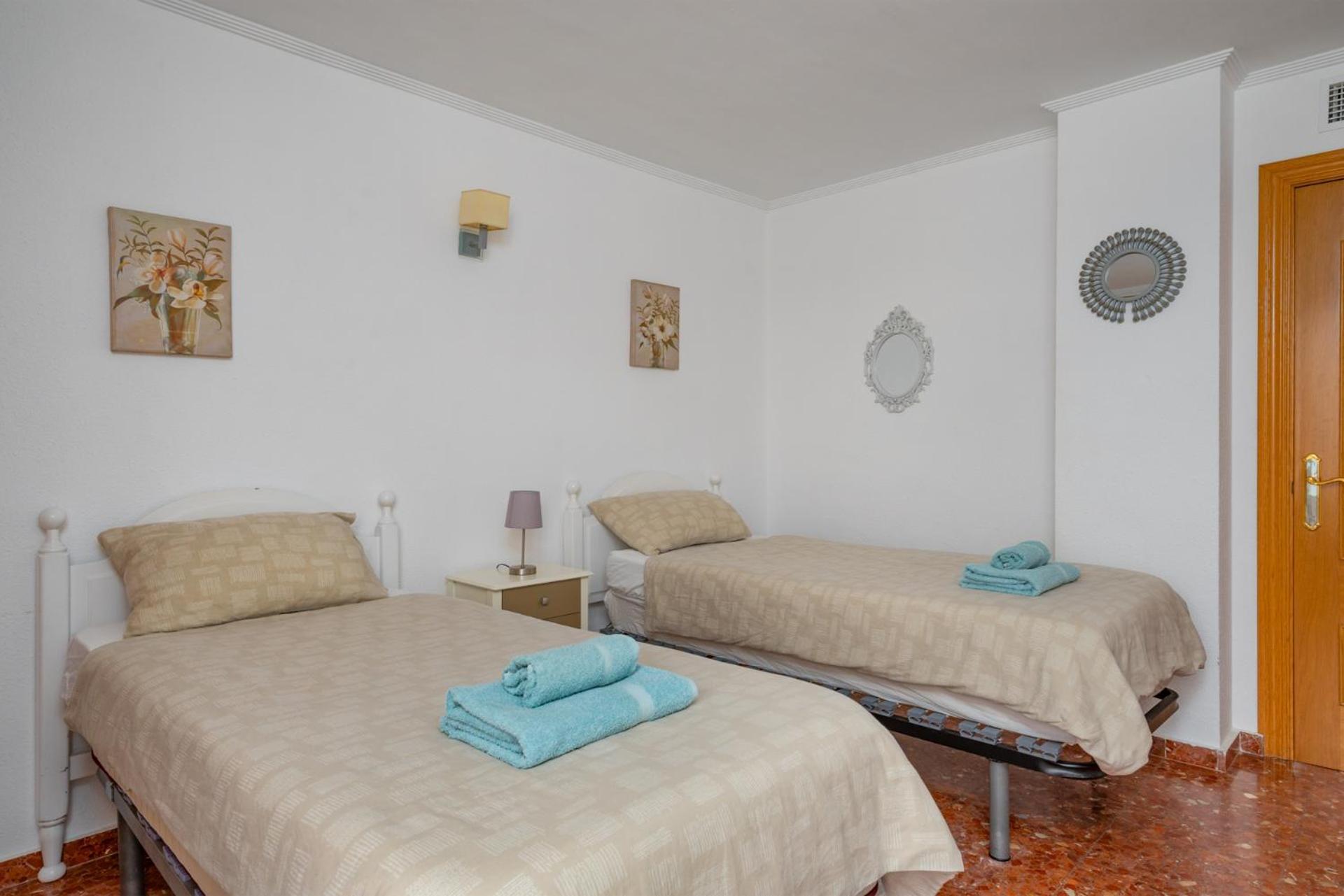 Beachfront, Two Bed- & Bathrooms, Private Parking Fuengirola Kültér fotó