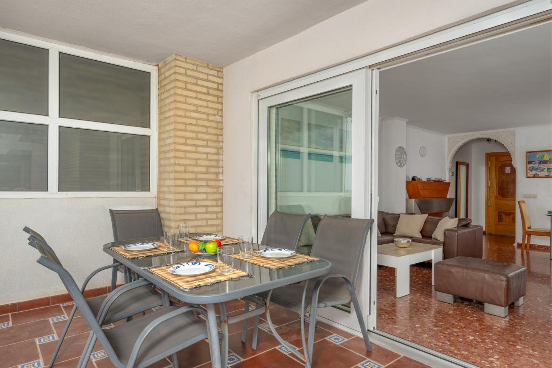 Beachfront, Two Bed- & Bathrooms, Private Parking Fuengirola Kültér fotó